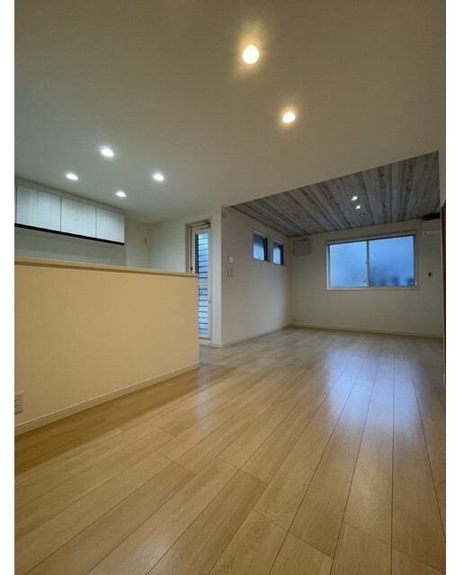 居室・リビング　使いやすい形の為、レイアウトを楽しめます♪