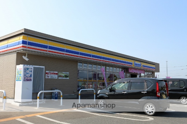 コンビニ　ミニストップ（コンビニ）まで2011m