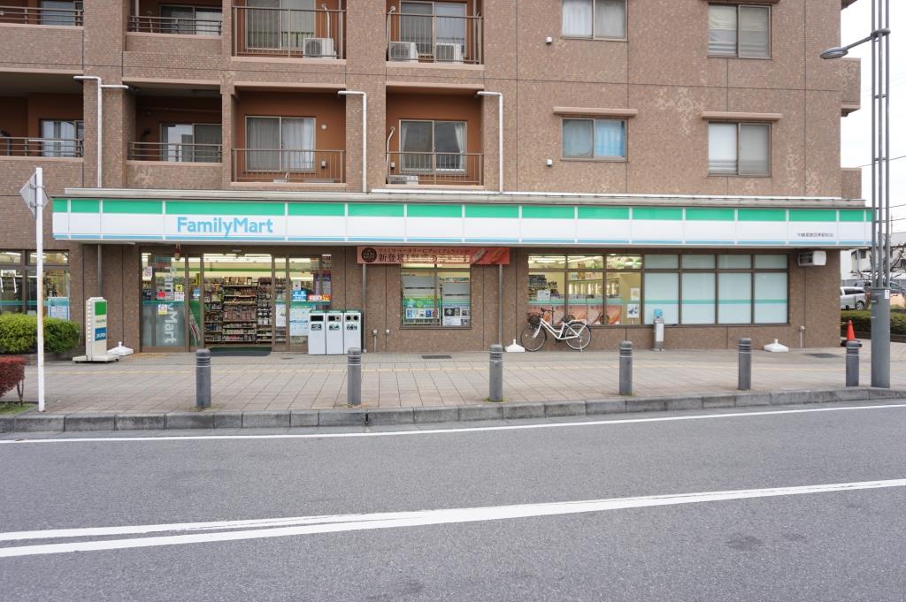 コンビニ　ファミリーマート 中嶋屋豊四季駅前店（コンビニ）まで117m