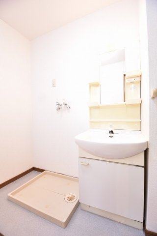 洗面設備　脱衣スペースもあります