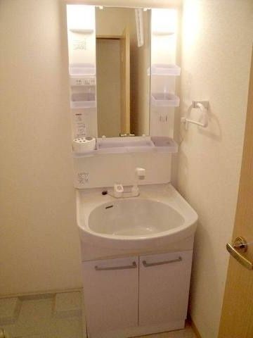 洗面設備　嬉しい独立洗面台