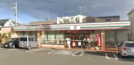 コンビニ　セブンイレブン（コンビニ）まで124m