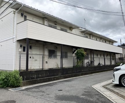 建物外観　コスモハイツのご紹介は住まいの窓口アソシエにお任せください。