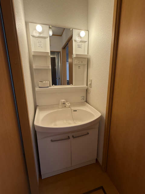 洗面設備　同型モデル