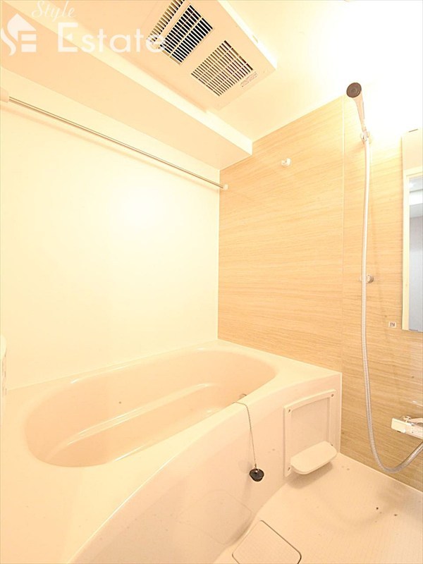 バス・シャワールーム　バスルーム