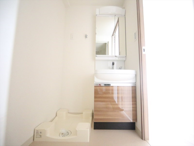 洗面設備　脱衣所　独立洗面台（シャンプードレッサー付）