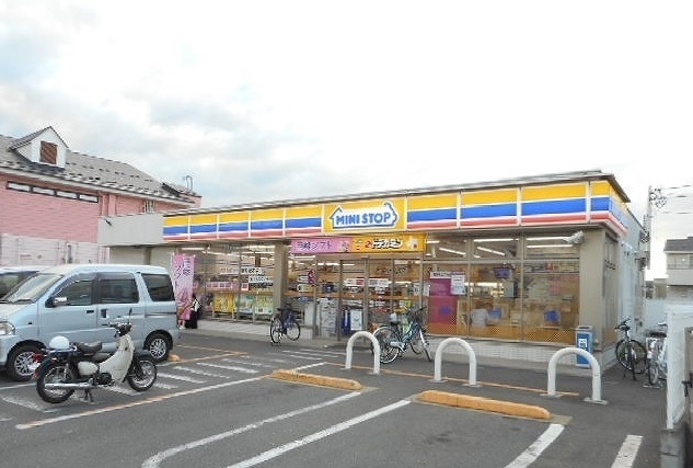 コンビニ　ミニストップ（コンビニ）まで500m