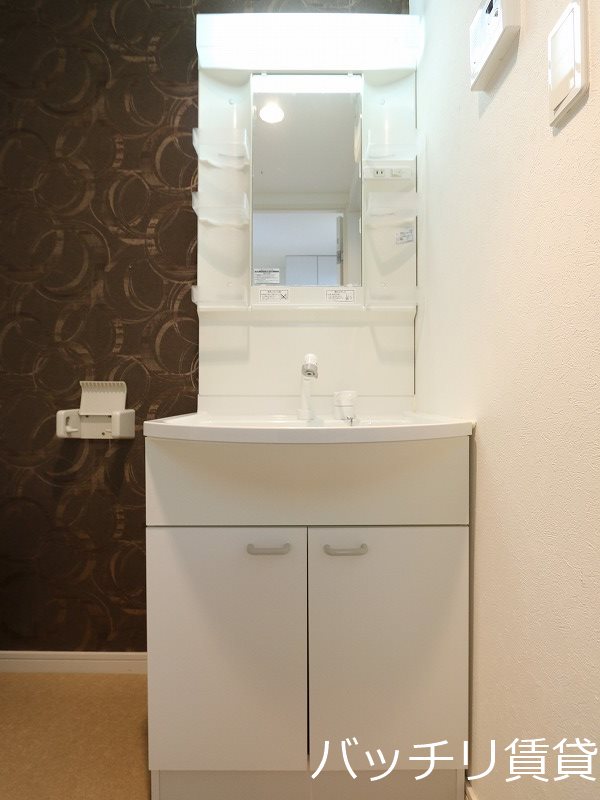 洗面設備　画像は別号室タイプの為、現状を優先致します。