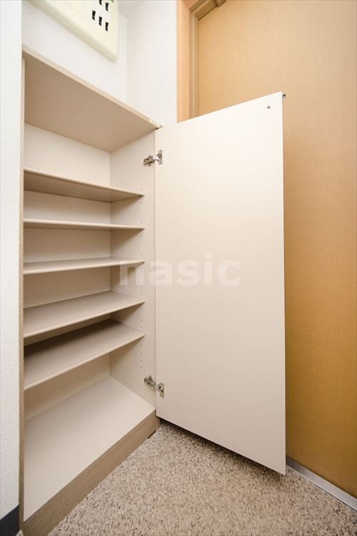 玄関　シューズボックス