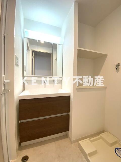 洗面設備　スペースが確保できる洗面所です