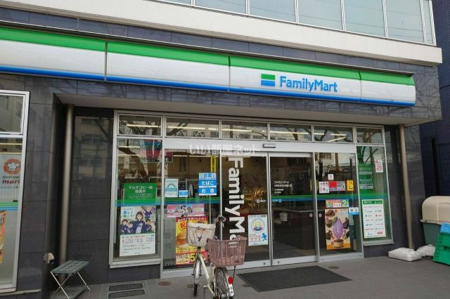 コンビニ　ファミリーマート中野弥生町本郷通り店（コンビニ）まで595m