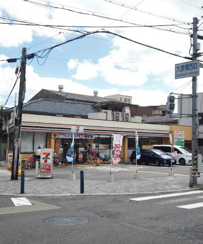 コンビニ　セブンイレブン 大阪三軒家東４丁目店（コンビニ）まで584m