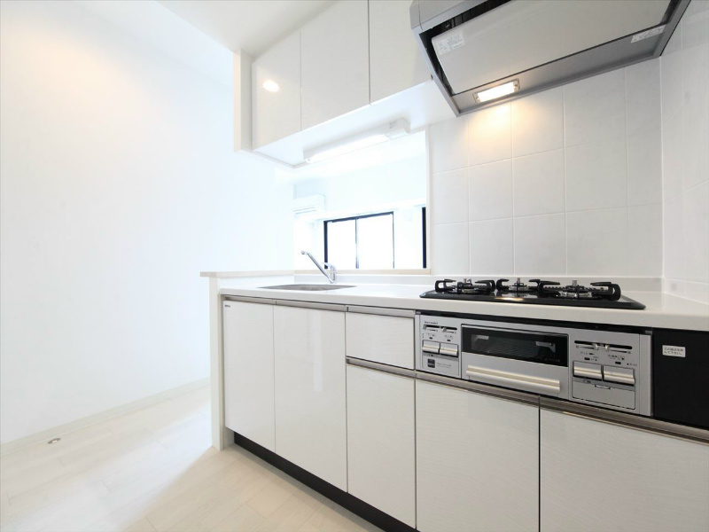 キッチン　カウンターキッチン（ガス3口コンログリル付）