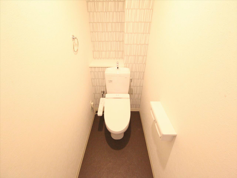 トイレ　温水洗浄暖房便座付トイレ