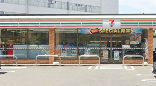 コンビニ　セブンイレブン（コンビニ）まで274m