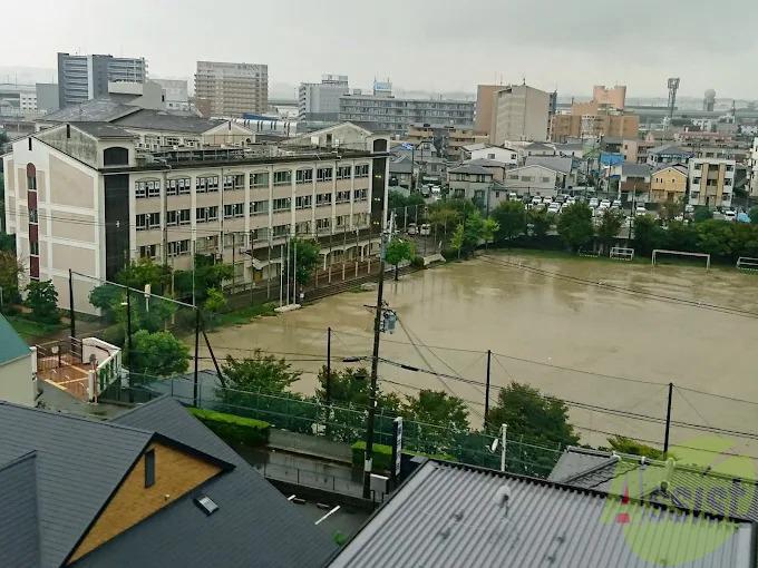 中学校　豊中市立第十八中学校（中学校）まで2044m