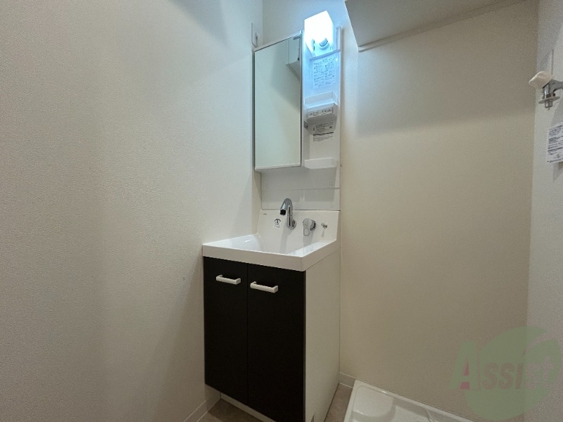 洗面設備　シャンプードレッサーなので身支度しやすそうですね。