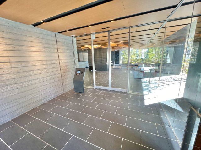 エントランス　清潔なエントランスです