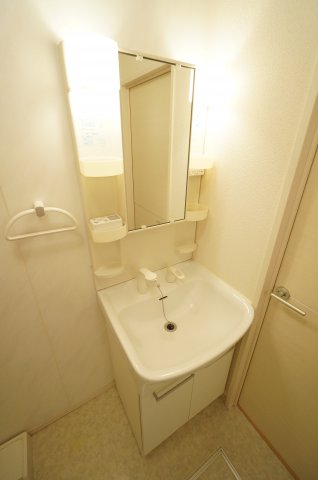 洗面設備　※同物件・同タイプの写真です。