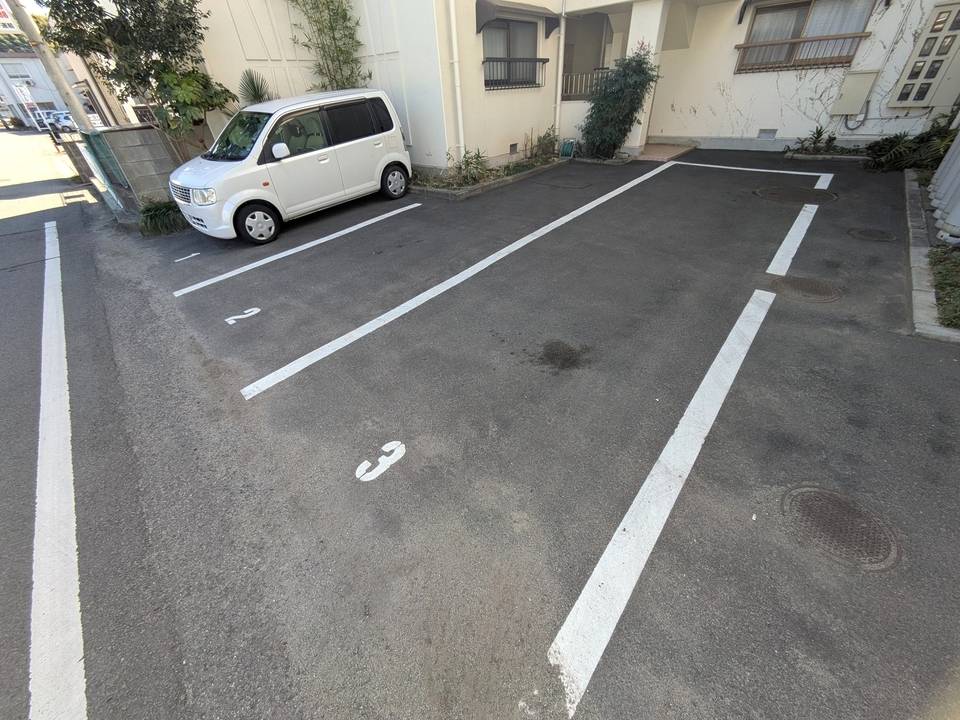 駐車場　駐車場