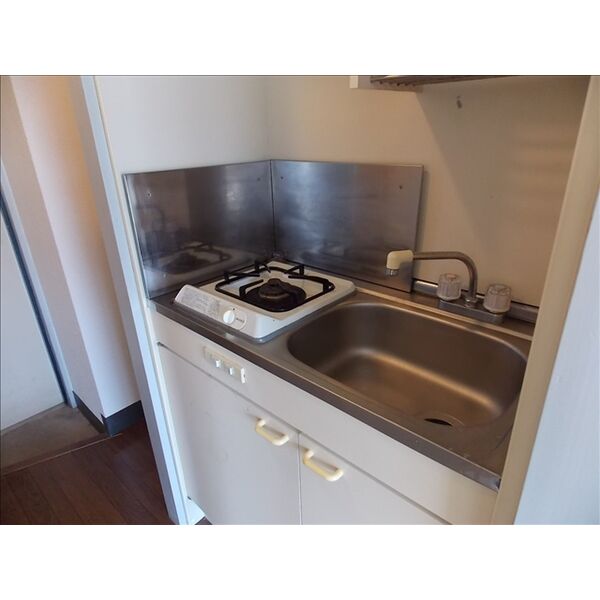 キッチン　写真は305のものです