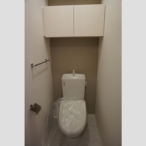 トイレ　温水洗浄暖房便座つきトイレ