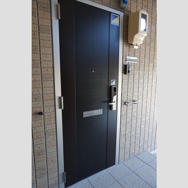 玄関　玄関ドア