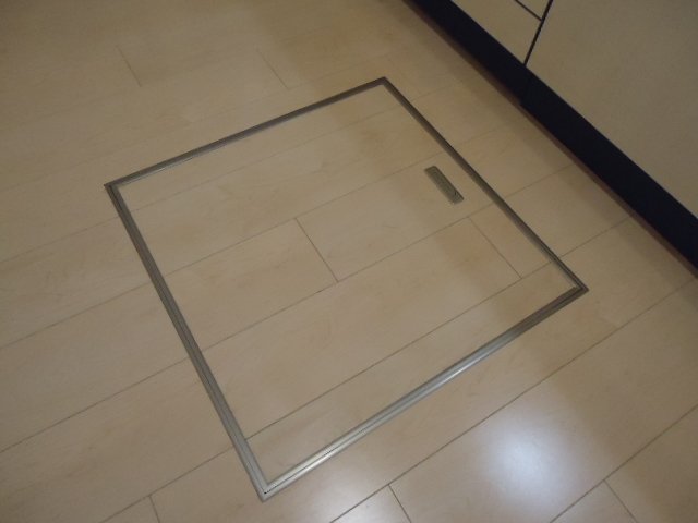 収納　床下収納