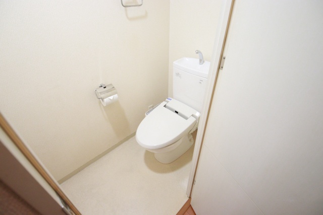 トイレ　※別室の参考写真の為、現況優先です。