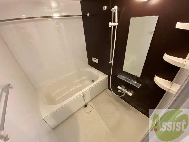 バス・シャワールーム　お風呂になります。一日の疲れを癒してくださいね。