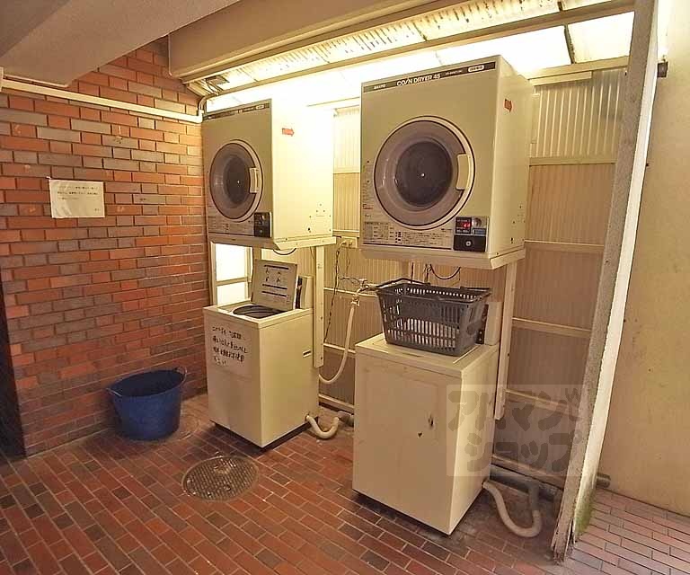 その他　コインランドリー付き