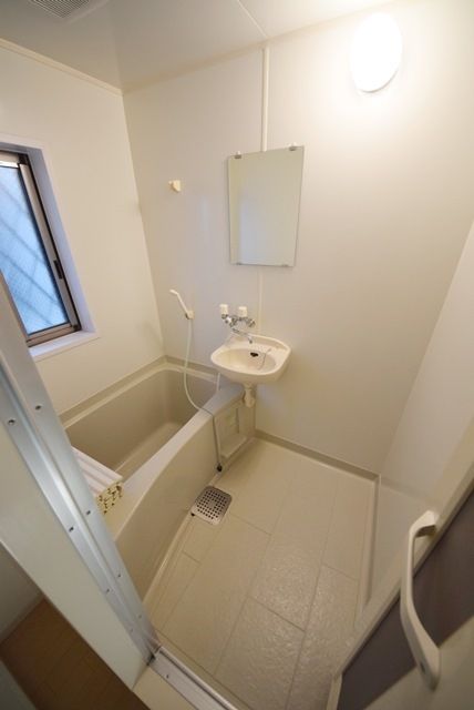 バス・シャワールーム　★辻堂駅徒歩８分、お買いもの便利★