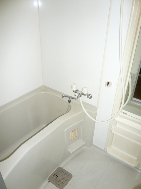 バス・シャワールーム　バストイレ別です♪