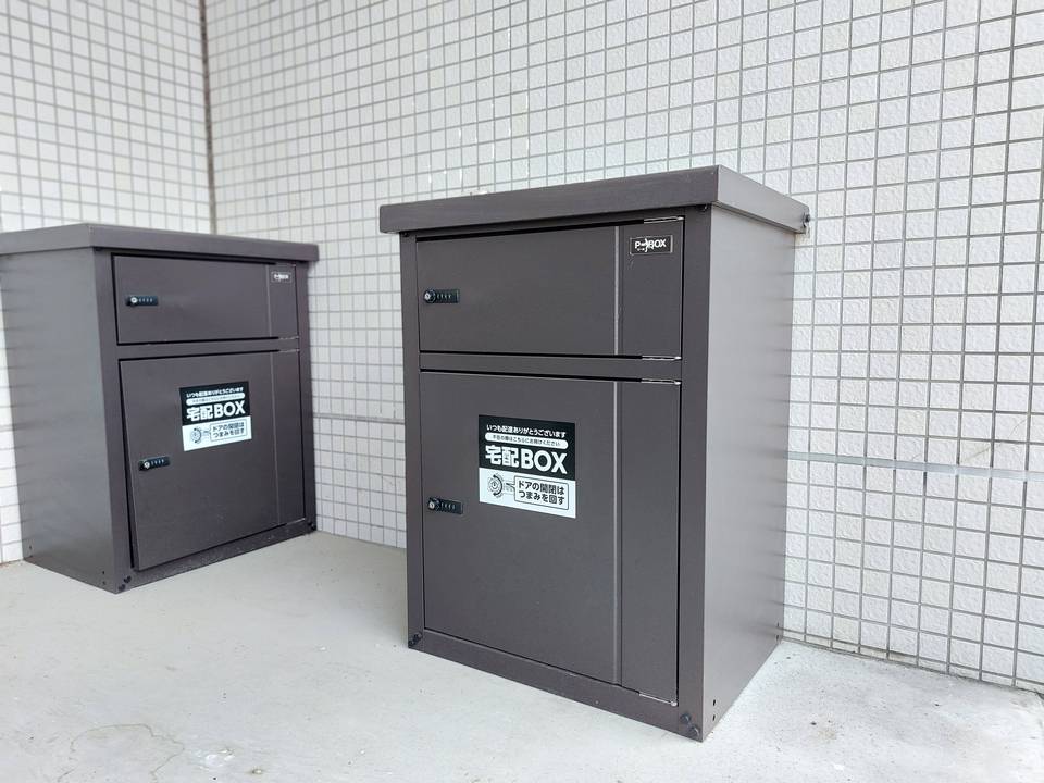 エントランス　宅配ボックス