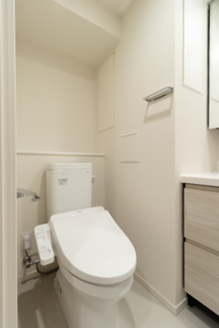 トイレ　※写真は同タイプ住戸です。