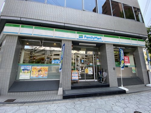 コンビニ　ファミリーマート（コンビニ）まで163m