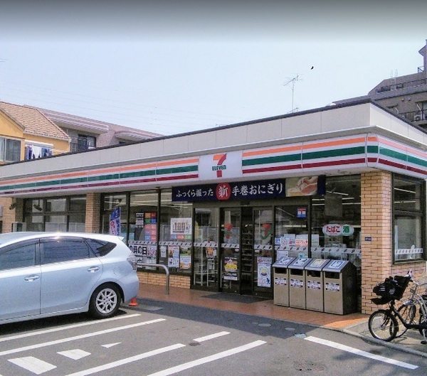 コンビニ　セブンイレブン横浜日吉宮前店（コンビニ）まで563m
