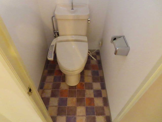 トイレ　別号室の写真です