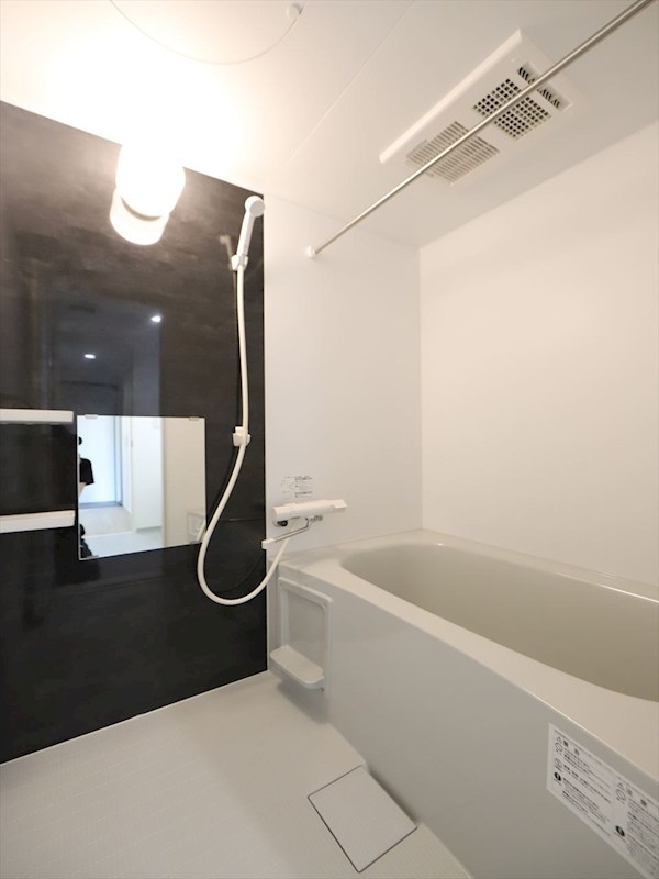 バス・シャワールーム　バスルーム　浴室暖房乾燥機付き　同仕様写真