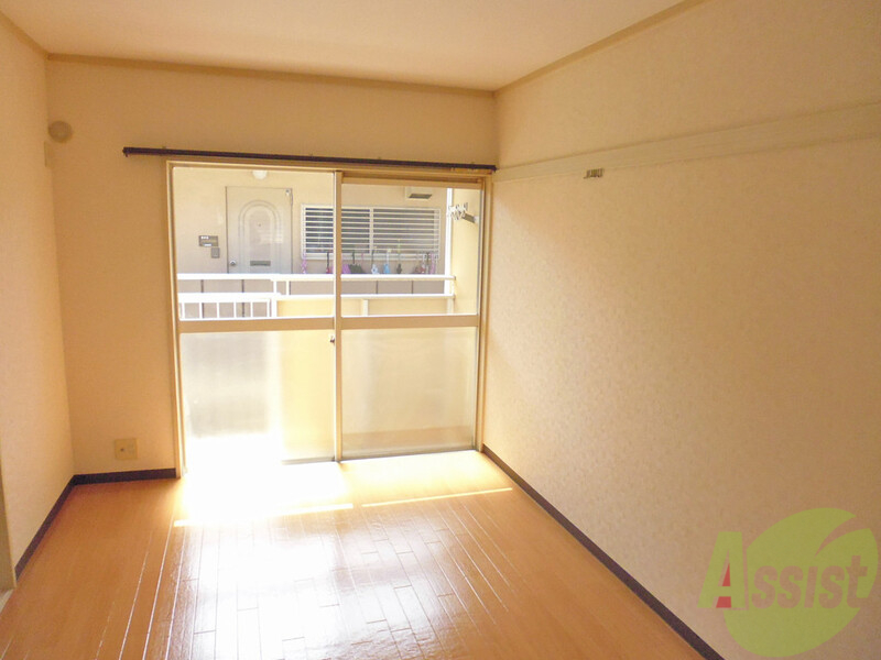 居室・リビング　とにかく明るいッ♪お部屋です！オール６帖のお部屋です。