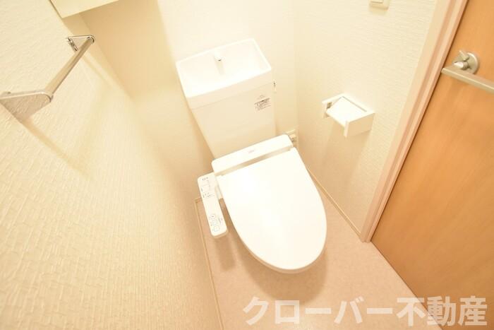 トイレ　温水洗浄暖房便座