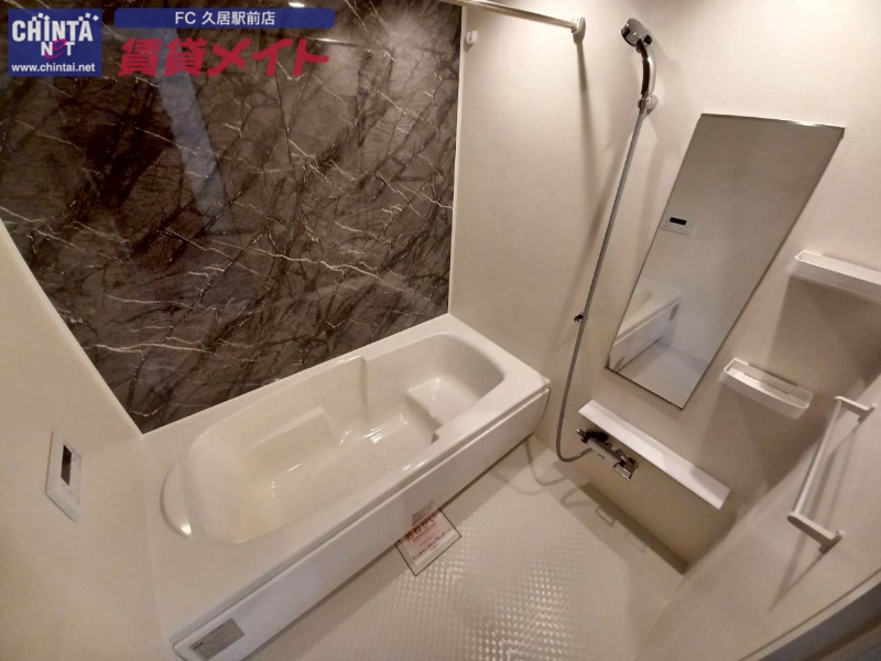 バス・シャワールーム　同物件反転写真