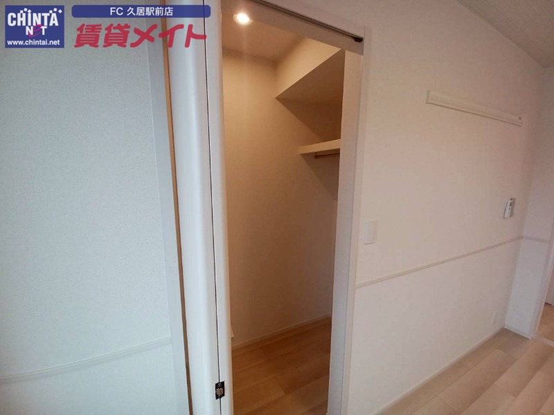 収納　同型参考写真