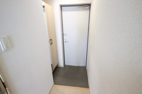 玄関　※別部屋の写真です