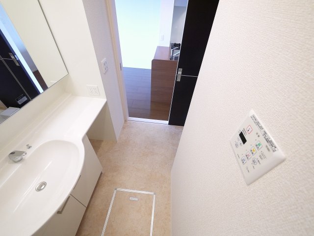 洗面設備　脱衣スペースもあります