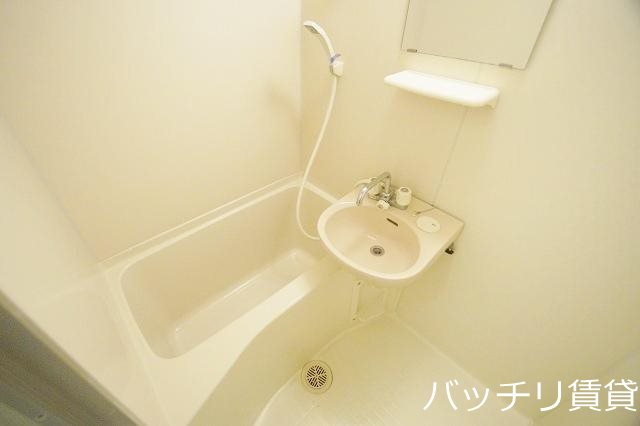 バス・シャワールーム　別号室イメージの為、現状を優先致します。