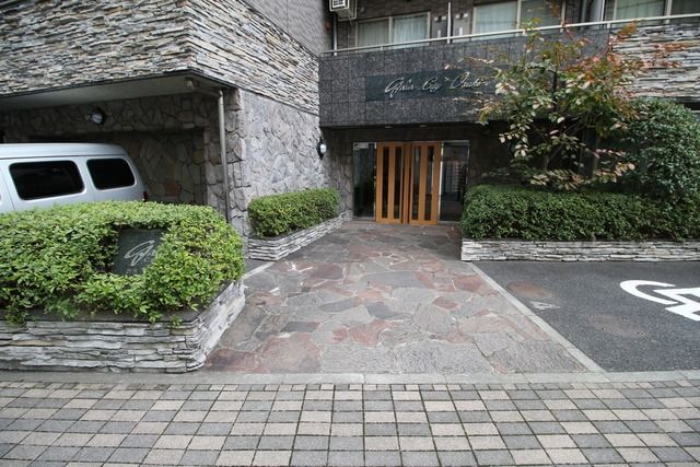 エントランス　☆正面玄関☆