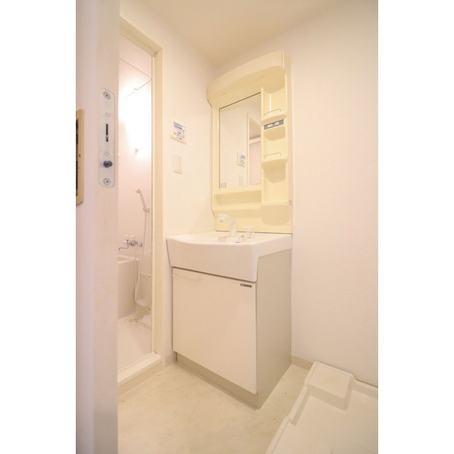 洗面設備　コンパクトで使いやすい洗面所