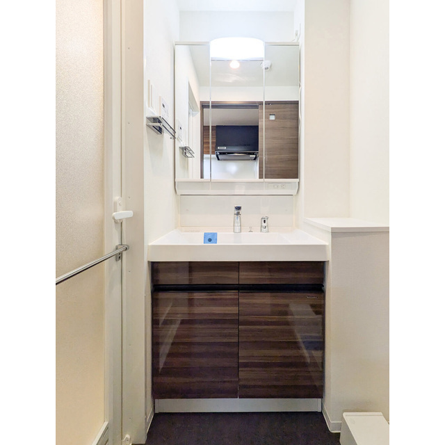 洗面設備　広い洗面スペース