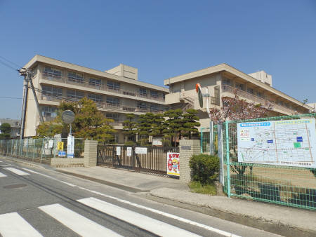 小学校　深津小学校（小学校）まで845m